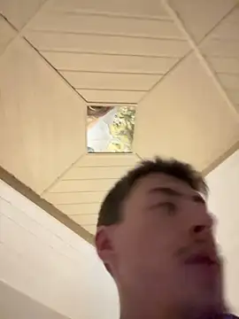 Snapshot of xy_monkeyBigCock chatting on 03/16/25, 02:32 xy monkeyBigCock online show from 03/16/25, 02:32