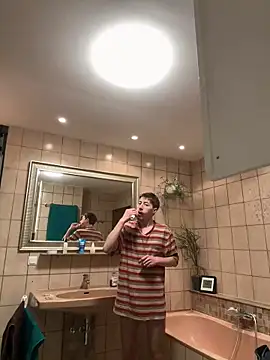 Snapshot of xy_monkeyBigCock chatting on 03/21/25, 11:01 xy monkeyBigCock online show from 03/21/25, 11:01