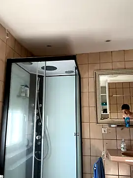 Snapshot of xy_monkeyBigCock chatting on 10/25/25, 11:07 xy monkeyBigCock online show from 10/25/25, 11:07