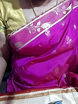 Snapshot of southindian-veena chatting on 03/11/25, 05:13 southindian-veena online show from 03/11/25, 05:13