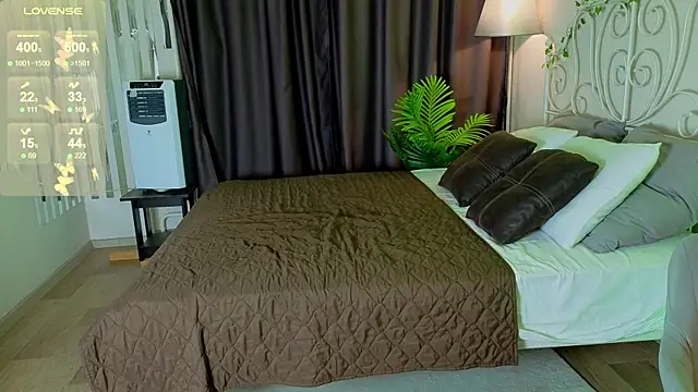 meow mellie online show from 12/22/25, 02:19