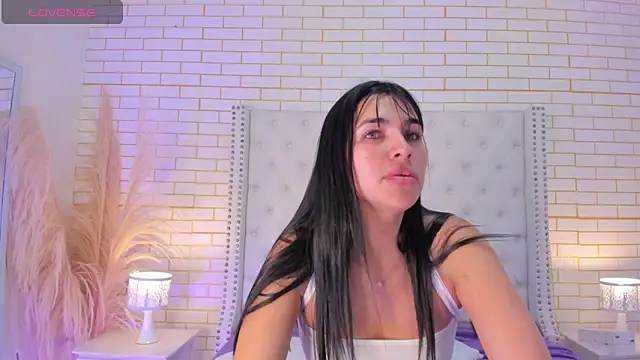 Emilly wilson  online show from 11/23/25, 12:38