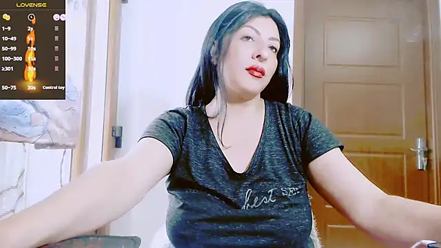 Snapshot of Alina_eve chatting on 05/20/26, 12:33 Alina eve online show from 05/20/26, 12:33