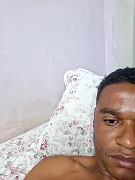 Snapshot of predadorr29 chatting on 10/14/25, 03:40 predadorr29 online show from 10/14/25, 03:40