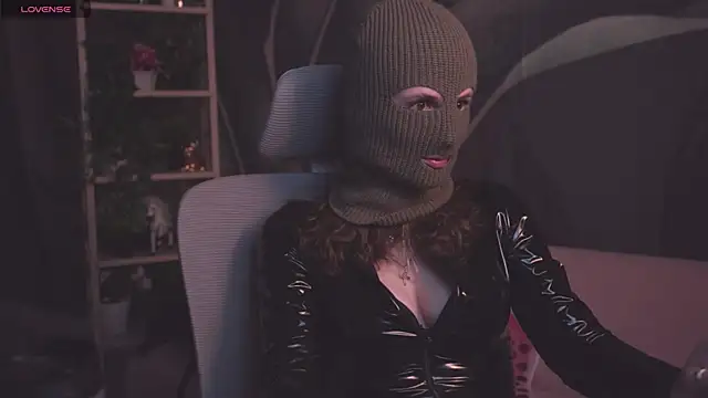 OliviaMcClean online show from 09/12/25, 08:53