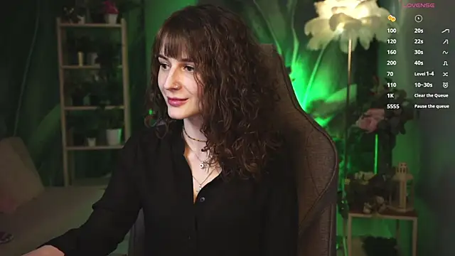 Snapshot of OliviaMcClean chatting on 05/04/26, 11:34 OliviaMcClean online show from 05/04/26, 11:34