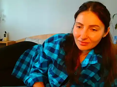 Snapshot of Irina9793 chatting on 10/14/25, 08:04 Irina9793 online show from 10/14/25, 08:04