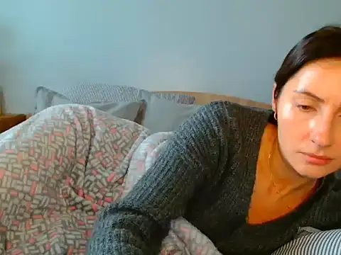 Snapshot of Irina9793 chatting on 11/17/25, 11:16 Irina9793 online show from 11/17/25, 11:16