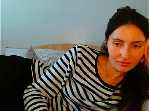 Snapshot of Irina9793 chatting on 03/05/26, 10:33 Irina9793 online show from 03/05/26, 10:33
