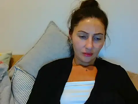 Snapshot of Irina9793 chatting on 07/05/26, 07:43 Irina9793 online show from 07/05/26, 07:43