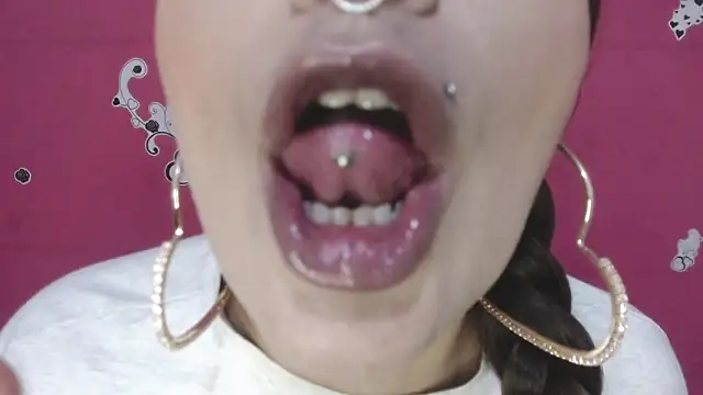 Snapshot of nicollewayne10 chatting on 02/28/25, 07:37 nicollewayne10 online show from 02/28/25, 07:37