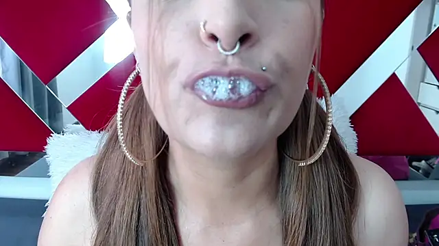 Snapshot of nicollewayne10 chatting on 10/07/25, 06:27 nicollewayne10 online show from 10/07/25, 06:27