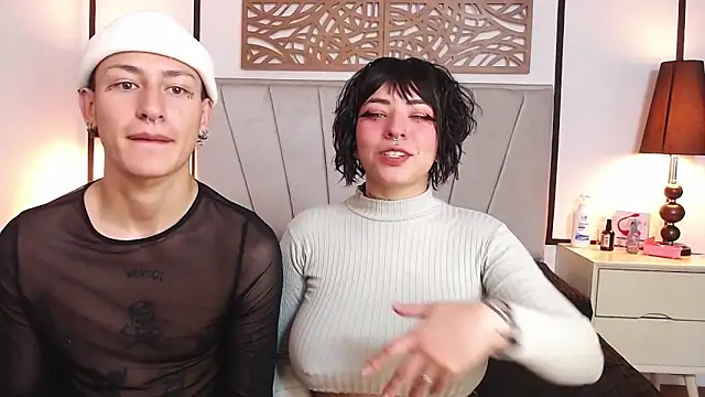 Snapshot of Aria_and_orien chatting on 03/09/25, 10:52 Aria and orien online show from 03/09/25, 10:52