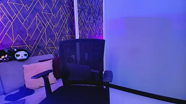 Tahara Romanov online show from 09/18/25, 03:47