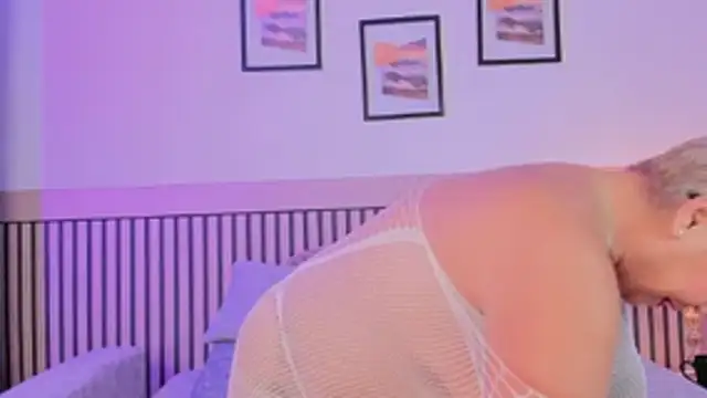 Snapshot of Lucy_Milf_68 chatting on 11/21/25, 10:47 Lucy Milf 68 online show from 11/21/25, 10:47