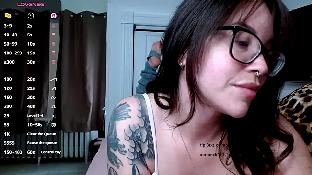 Snapshot of autumnb712 chatting on 09/29/25, 04:34 autumnb712 online show from 09/29/25, 04:34