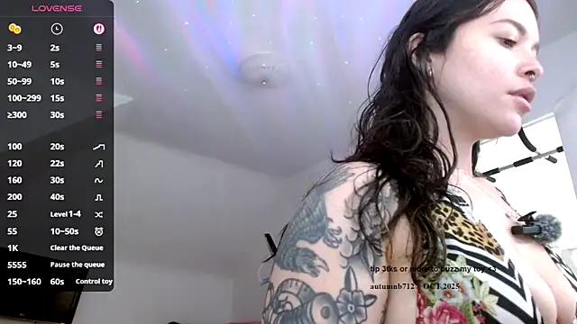 Snapshot of autumnb712 chatting on 10/03/25, 02:36 autumnb712 online show from 10/03/25, 02:36