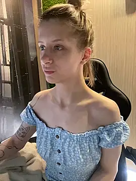 Snapshot of amorearte_m chatting on 03/14/25, 12:10 amorearte m online show from 03/14/25, 12:10