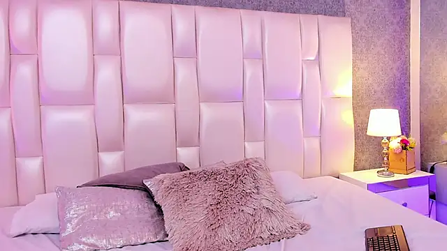 ArianaaGrace online show from 03/10/25, 06:01