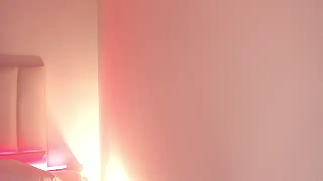 Snapshot of Hannahx__ chatting on 03/06/26, 10:45 Hannahx online show from 03/06/26, 10:45