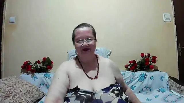 Snapshot of SingleMILF chatting on 05/13/26, 03:53 SingleMILF online show from 05/13/26, 03:53