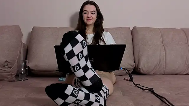 Snapshot of imyourdreams chatting on 05/15/26, 11:34 imyourdreams online show from 05/15/26, 11:34