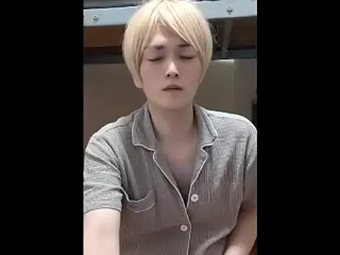 Snapshot of mgnhiroyuki chatting on 06/09/26, 02:45 mgnhiroyuki online show from 06/09/26, 02:45