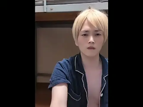 Snapshot of mgnhiroyuki chatting on 07/06/26, 11:40 mgnhiroyuki online show from 07/06/26, 11:40