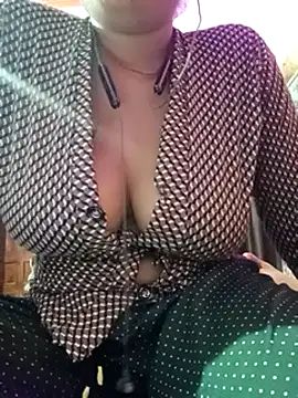 Snapshot of Beautiful_Puja chatting on 03/17/25, 04:54 Beautiful Puja online show from 03/17/25, 04:54