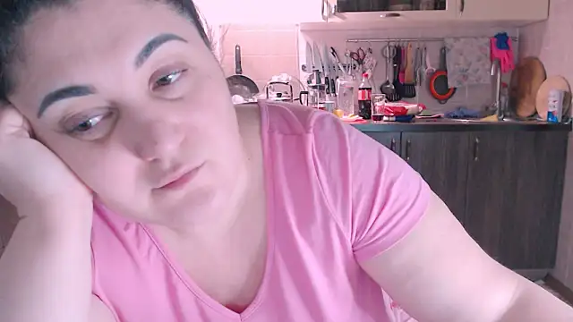 Snapshot of SoftLia chatting on 12/29/24, 05:54 SoftLia online show from 12/29/24, 05:54