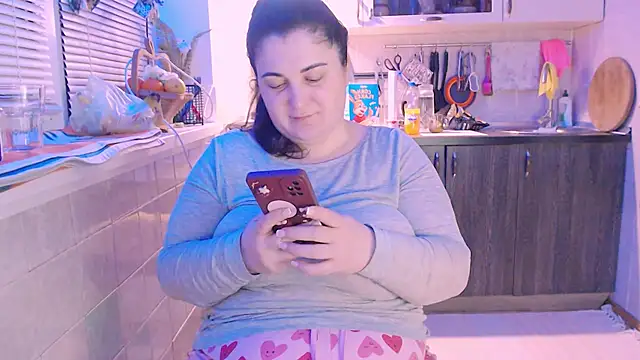 Snapshot of SoftLia chatting on 01/22/25, 10:05 SoftLia online show from 01/22/25, 10:05