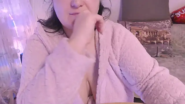 Snapshot of SoftLia chatting on 03/03/25, 03:20 SoftLia online show from 03/03/25, 03:20