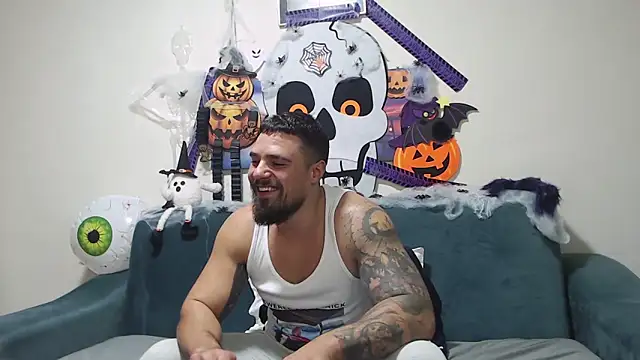 Tiberius hunk online show from 10/24/25, 06:15