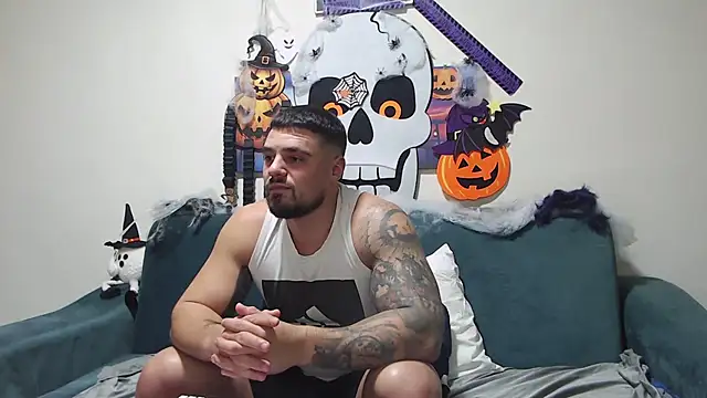 Tiberius hunk online show from 11/06/25, 07:04