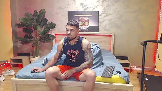 Tiberius hunk online show from 06/08/26, 02:45