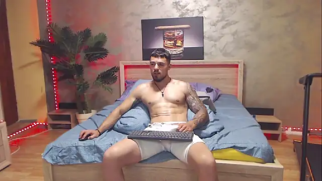 Tiberius hunk online show from 06/25/26, 05:12