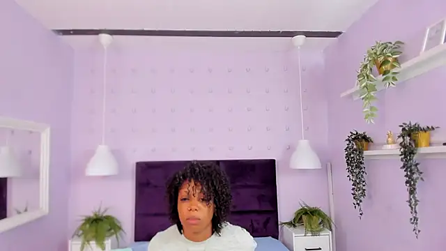 Hanaahquinn online show from 10/06/25, 11:51