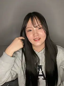 Snapshot of MinaKubo chatting on 04/06/26, 01:23 MinaKubo online show from 04/06/26, 01:23