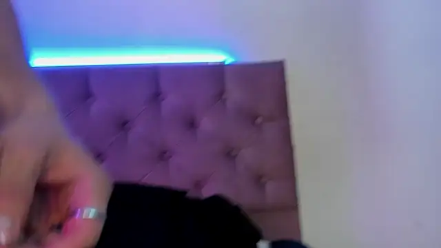 Snapshot of Andrew_Wolff chatting on 03/02/25, 06:05 Andrew Wolff online show from 03/02/25, 06:05