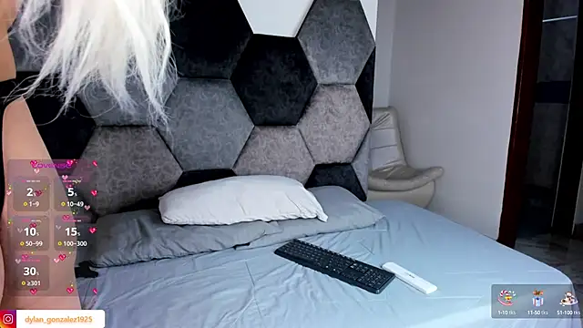 Snapshot of Dylan_Turnerr chatting on 09/17/25, 10:22 Dylan Turnerr online show from 09/17/25, 10:22