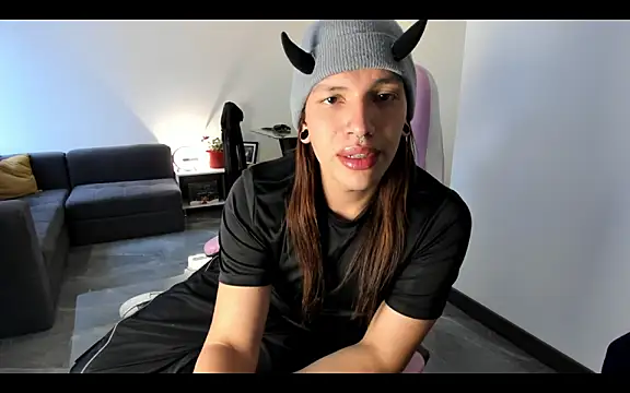 Loona s online show from 09/18/25, 10:12