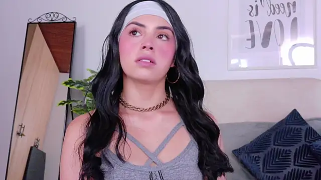 SaritaBratz online show from 11/26/25, 08:10