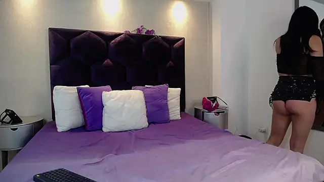 MiiaSuki online show from 12/14/25, 05:35