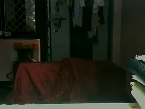 Snapshot of mayra89 chatting on 12/19/25, 02:40 mayra89 online show from 12/19/25, 02:40