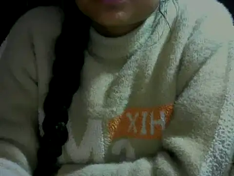 Snapshot of mayra89 chatting on 12/20/25, 02:35 mayra89 online show from 12/20/25, 02:35