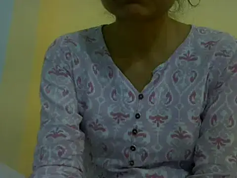 Snapshot of mayra89 chatting on 02/24/26, 03:10 mayra89 online show from 02/24/26, 03:10