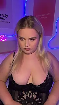 Snapshot of April_Vancee chatting on 07/06/26, 03:03 April Vancee online show from 07/06/26, 03:03