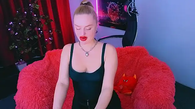 Snapshot of Miss_Alice_Silver chatting on 03/10/26, 06:13 Miss Alice Silver online show from 03/10/26, 06:13