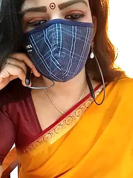 Snapshot of ashmitha chatting on 10/10/25, 04:00 ashmitha online show from 10/10/25, 04:00