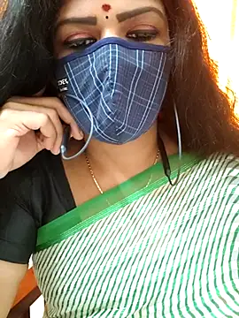Snapshot of ashmitha chatting on 10/11/25, 04:22 ashmitha online show from 10/11/25, 04:22